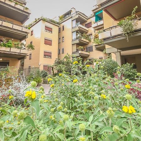 The Voice Of The Moon Apartment Rome Bagian luar foto