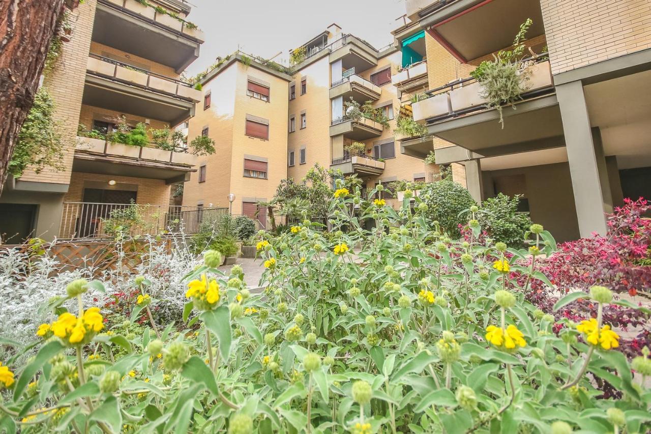 The Voice Of The Moon Apartment Rome Bagian luar foto